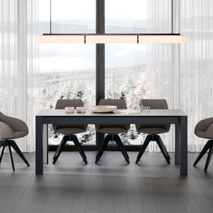 Trpezarisjki sto Ethienne