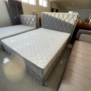 Francuski ležaj Helena / štepani